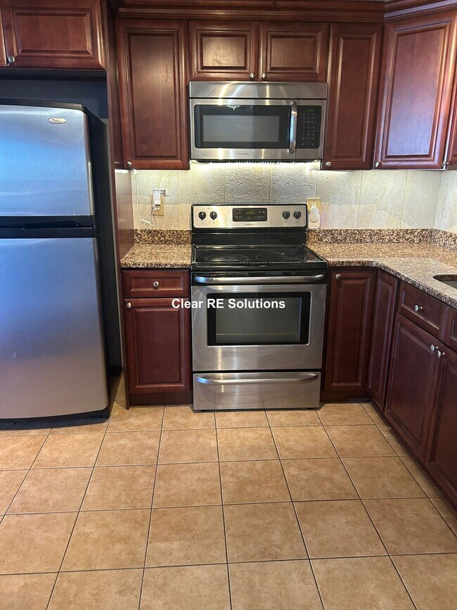 Captain Cove's Condominiums, Quincy, MA 02169 - photo 2