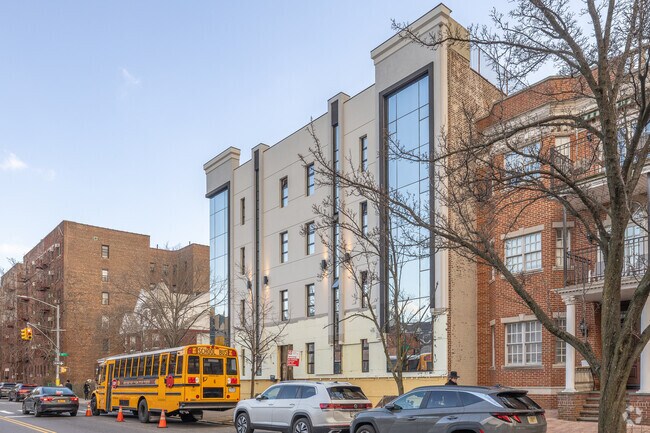 Yeshiva Imrei Yosef Spinka has 226 students.