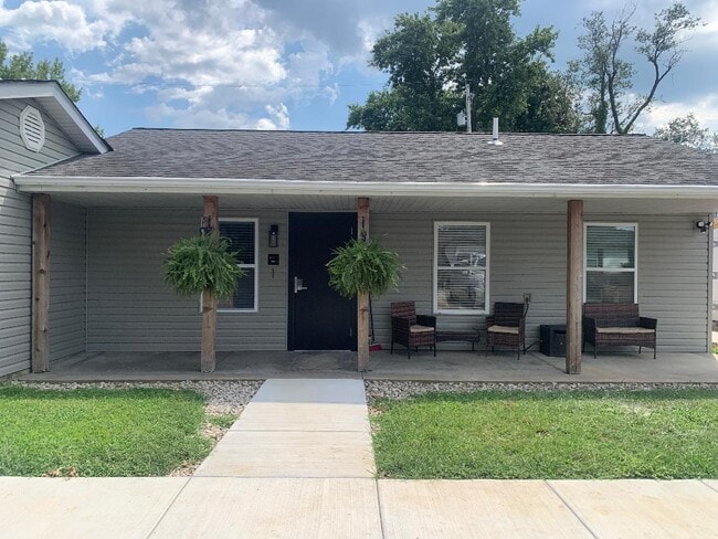 1 Holding Ln unit I, Crystal City, MO 63019 - photo 2