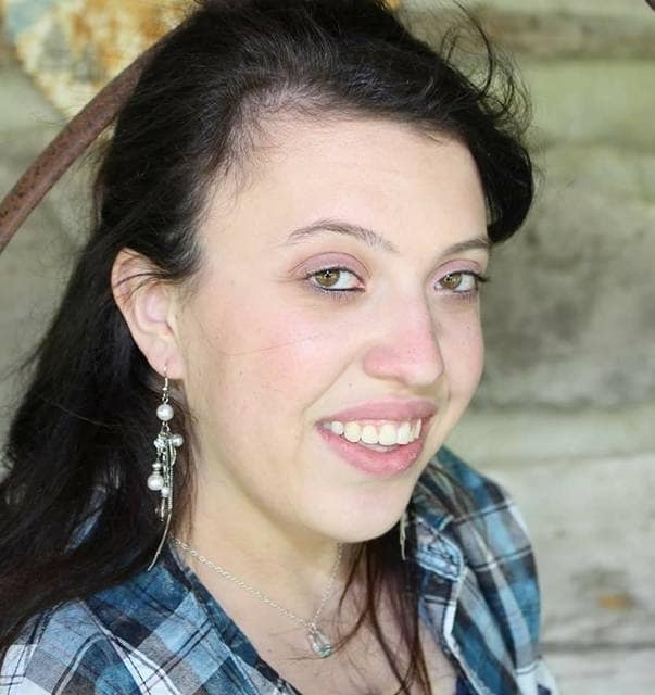Larissa Rounds