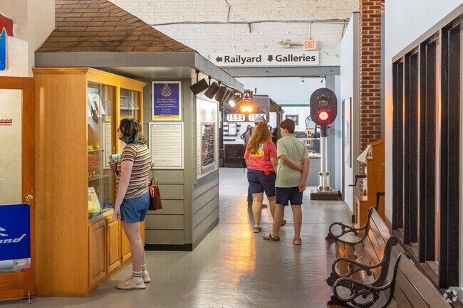 Gilmer families like to visit the Virginia Museum of Transportation to learn history.
