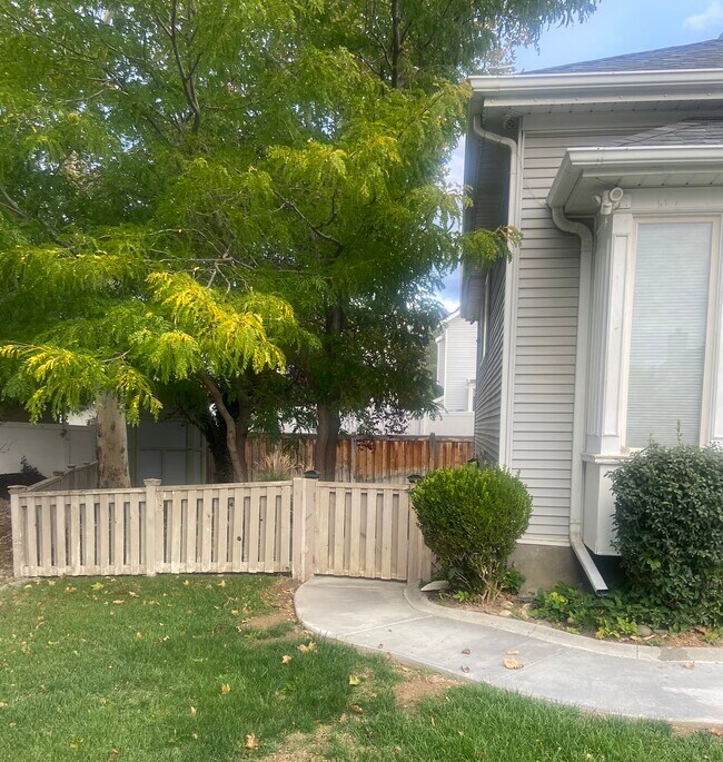 5341 S Trunk Bay Cir, Salt Lake City, UT 84107 - photo 3