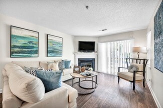 72 Forest Glen Cir, Middletown, CT 06457