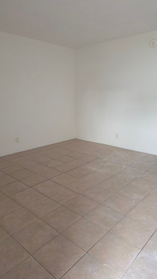 19 SW 14th St, Dania, FL 33004 - photo 5