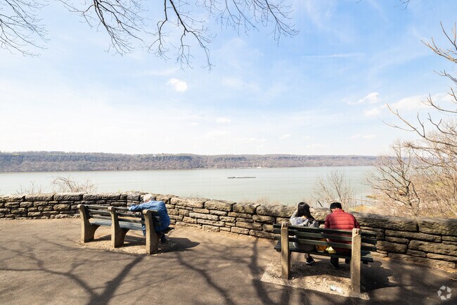 Wonderful Views of The Hudson River inside Fort Tryon Park.
