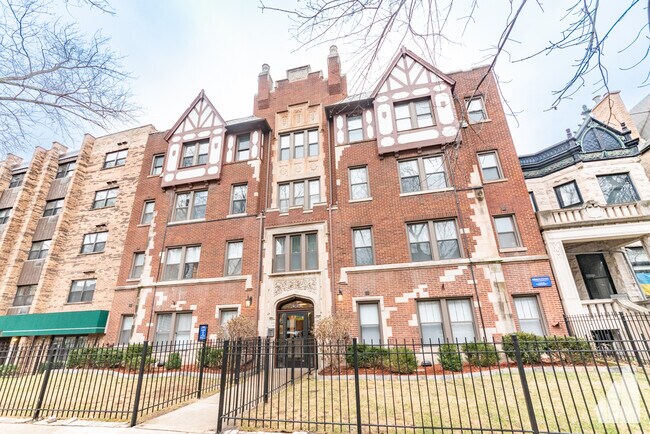 659 W Wrightwood Ave unit 104, Chicago, IL 60614 - photo 2