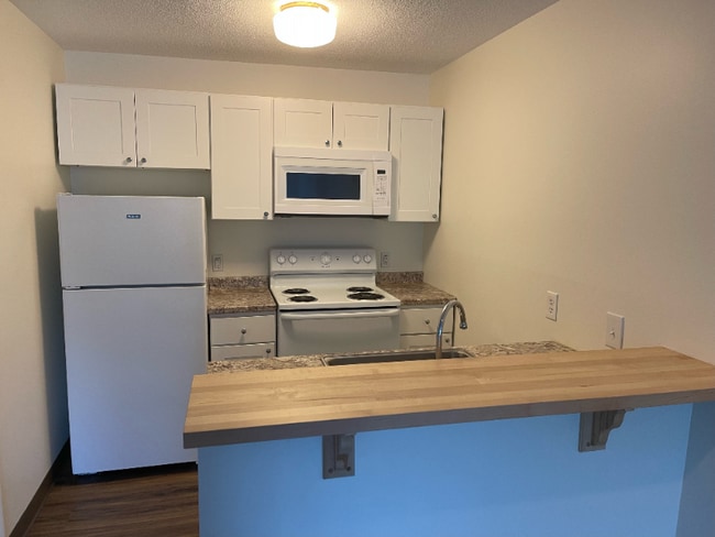 498 Marlboro Rd unit N26, Brattleboro, VT 05301 - photo 5