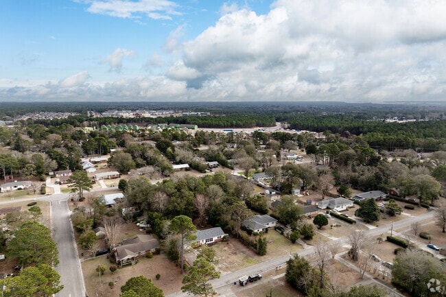 Barclay West-Hanover Heights is about 6 miles outside of Downtown Wilmington.