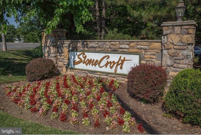 13058 Autumn Woods Way unit 305, Fairfax, VA 22033 - photo 3