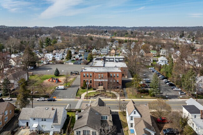 Springfield's James Caldwell Elementary School has a student-teacher ratio of 10 to 1.