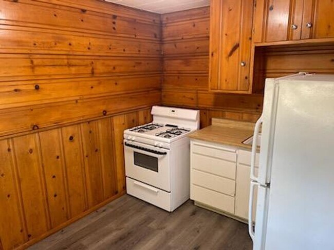 5725 Old Hwy 53 unit 17 Cottage (for, Clearlake, CA 95422 - photo 4