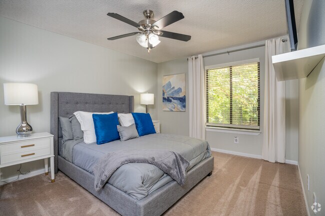 2BR, 2BA - 1,046SF - Primary Bedroom