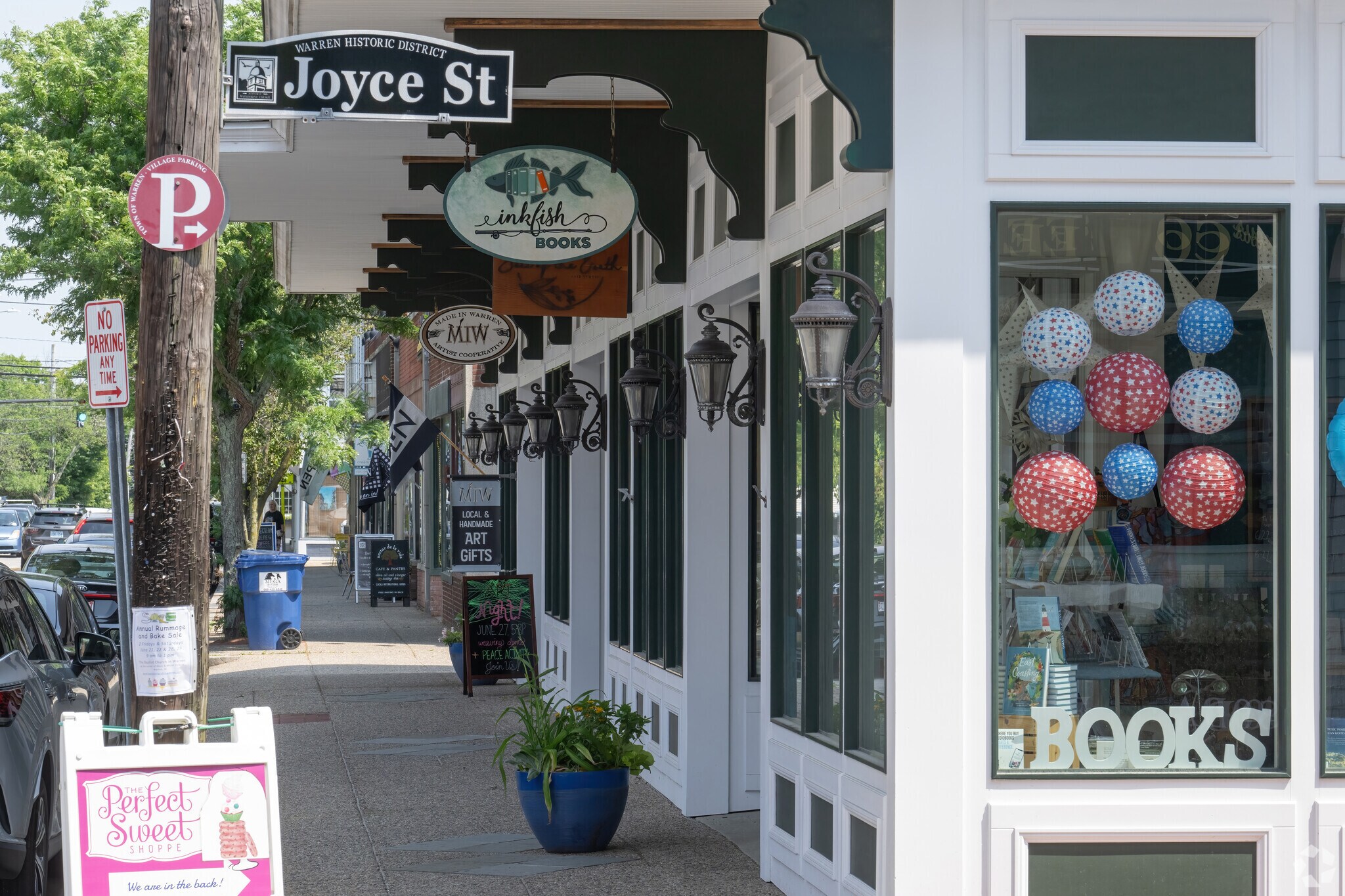 Shops along Main Street are an easy walk from South Warren.