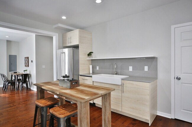 137 E Tompkins St unit ID1364302P, Columbus, OH 43202 - photo 6