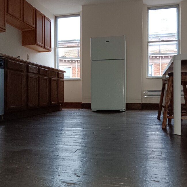 2148 Auburn Ave unit 4, Cincinnati, OH 45219 - photo 4