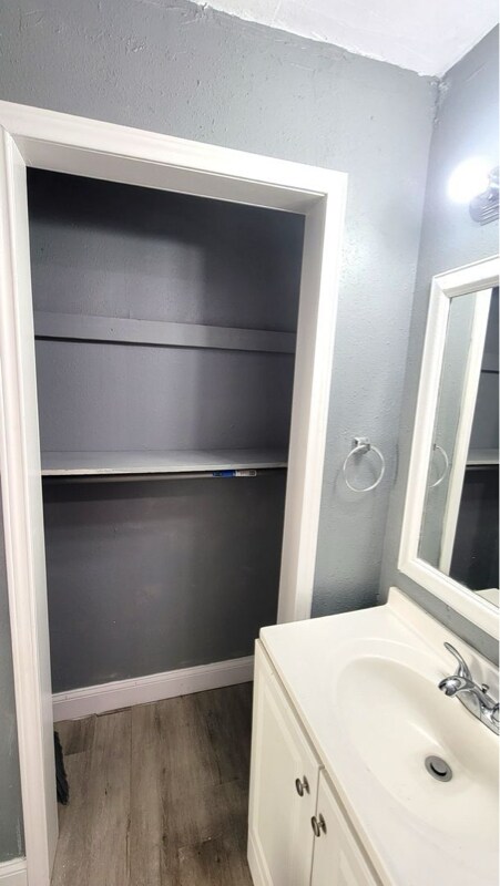 1057 Binkley St, Fort Worth, TX 76105 - photo 4