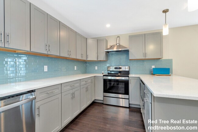 43 Wright Ave unit 1, Medford, MA 02155 - photo 7