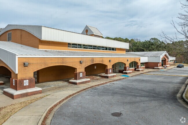 Cleveland Elementary School has 289 students.