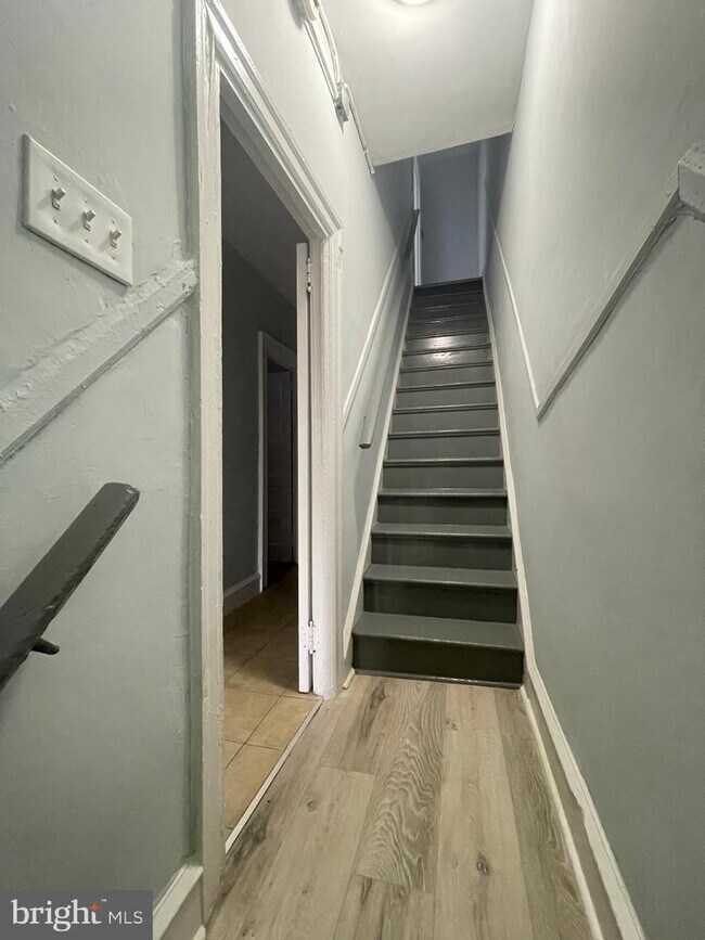 5113 N 13th St unit 3, Philadelphia, PA 19141 - photo 2