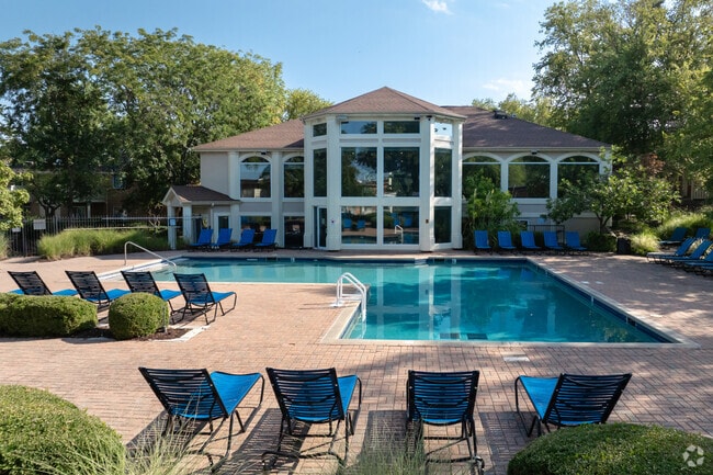 Bennington Heights, Saint Louis, MO 63146 - photo 2