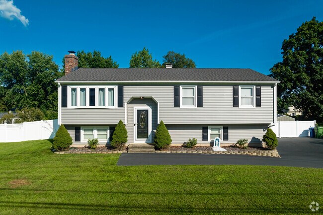 There are many split level homes in Wallingford.