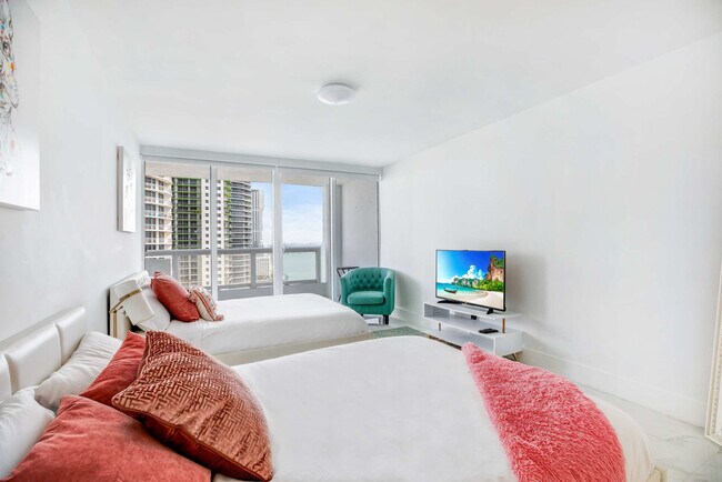 The Grand unit ID1054081P, Miami, FL 33132 - photo 3