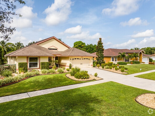 Single family homes also pepper the Cresthaven Blvd neighborhood.