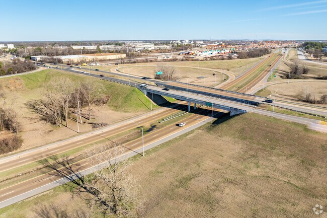 Highway 78 is located just east of Oakhaven and offers quick access to points north and south.