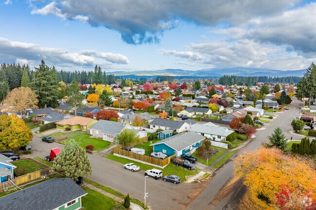 1970s and 1980s ranch-style homes remain common in Mountain View Meadows-Orchards.