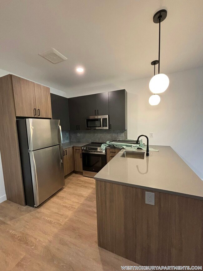 199 Gardner St Unit 106, Boston, MA 02132