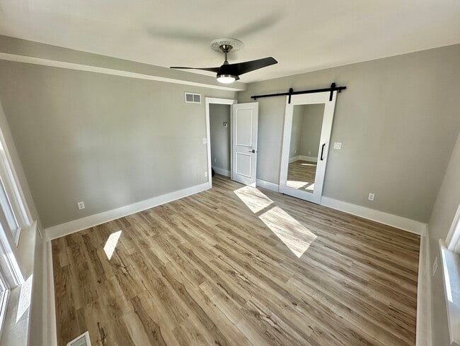 25 W Kentucky St, Trenton, IL 62293 - photo 4