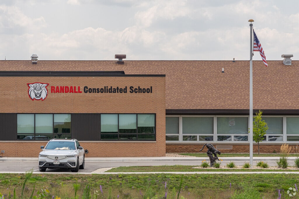 Randall Consolidated School enrolls over 580 students in grades PK-8th grade.