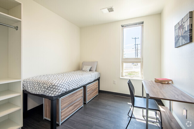 4BR, 2BA - 1012SF