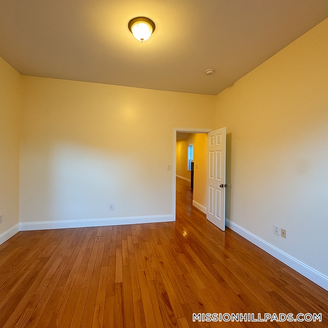 7 North Ave unit 1, Roxbury, MA 02119 - photo 3