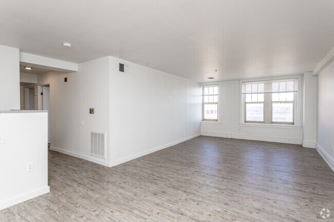 2BR, 1BA - Sinatra/1,034 SF