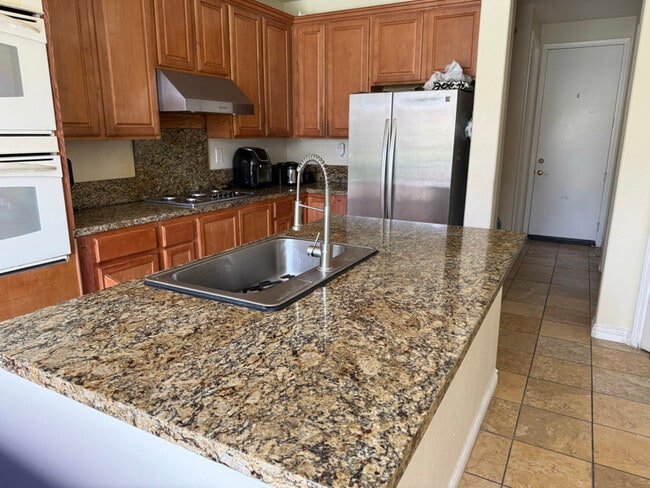 13744 Dellbrook St unit 1-1, Corona, CA 92880 - photo 2