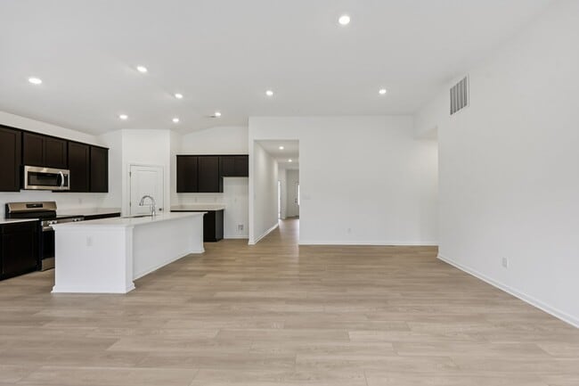 4702 Little Pearl Ln, Indianapolis, IN 46235 - photo 6