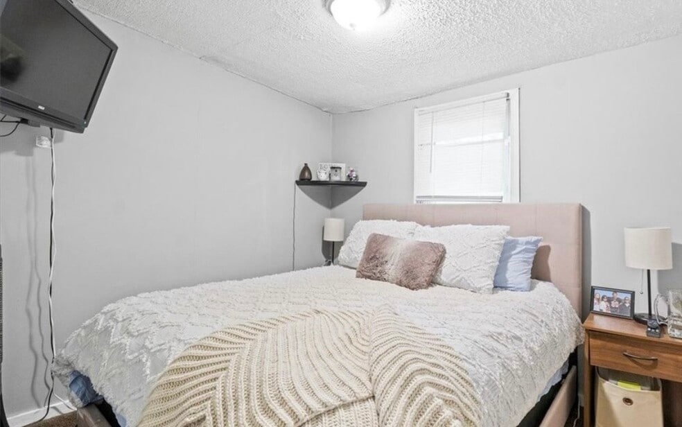 4 Carroll Place unit 4b, Rochester, NY 14620 - photo 1