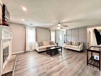 1752 Dailey Terrace NW, Huntsville, AL 35816