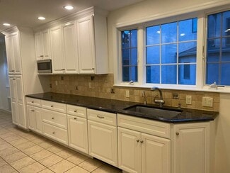 202 S 5th St, Elizabeth, NJ 07206