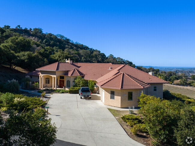 A Spanish-influenced Corral de Tierra estate.