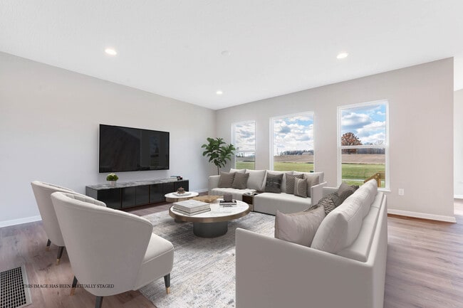 210 Scotsgrove Dr, Pataskala, OH 43062 - photo 4