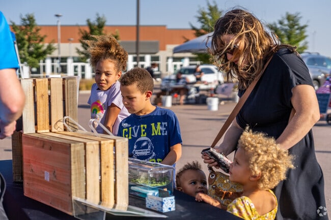 The Lake Lorraine Farmers Market is a great place to shop for the family.