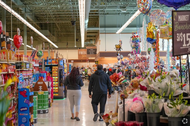Jewel Osco has everything you need from fresh produce to home cleaning solutions.