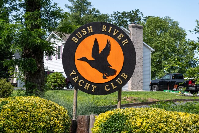 Bush RIver Yacht Club in Long Bar Harbor provides a great place to keep your boat.