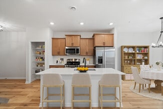 10318 Birchwood Cir, Victoria, MN 55318