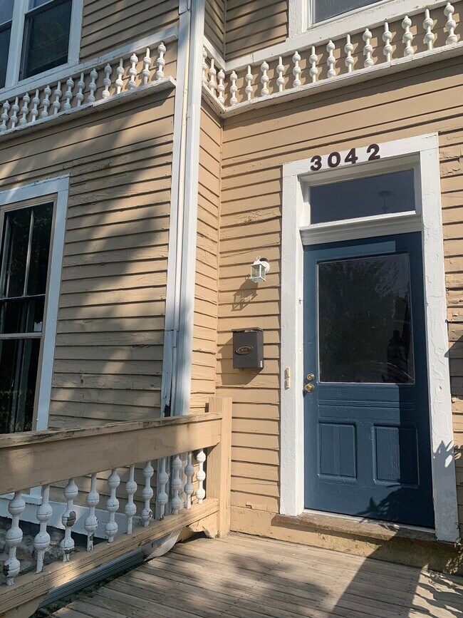 3042 Gilbert Ave unit 1, Cincinnati, OH 45206 - photo 2