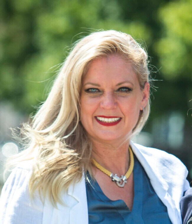 Lori Sharpsteen