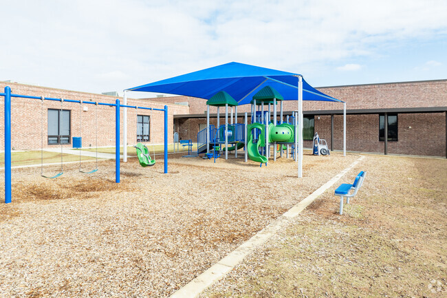 Vandagriff Elementary School, Rankings & Reviews - Homes.com