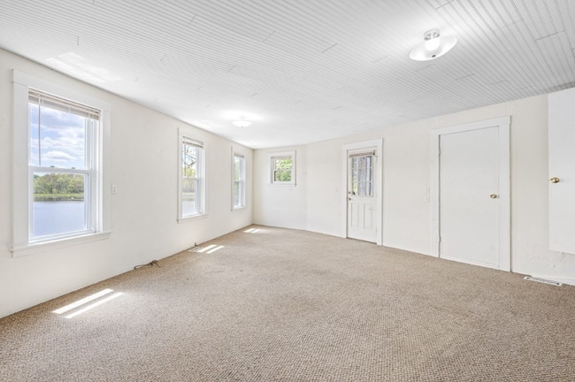 98 Linwood St unit 98B, Uxbridge, MA 01569 - photo 5